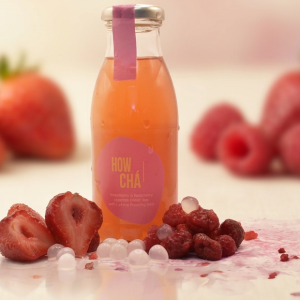 61f401a4-b3d0-497d-b7ca-a9f41bd40fe4 HowCha Strawberry and Raspberry Flavoured Jasmine Green Tea with Lychee Flavoured Popping Balls
