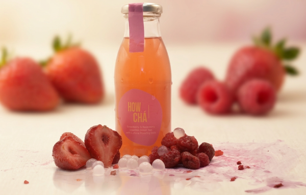 61f401a4-b3d0-497d-b7ca-a9f41bd40fe4 HowCha Strawberry and Raspberry Flavoured Jasmine Green Tea with Lychee Flavoured Popping Balls